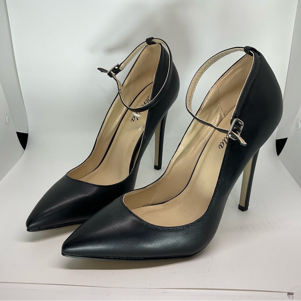 Atrevideo Ankle Strap 5” Stiletto Pumps